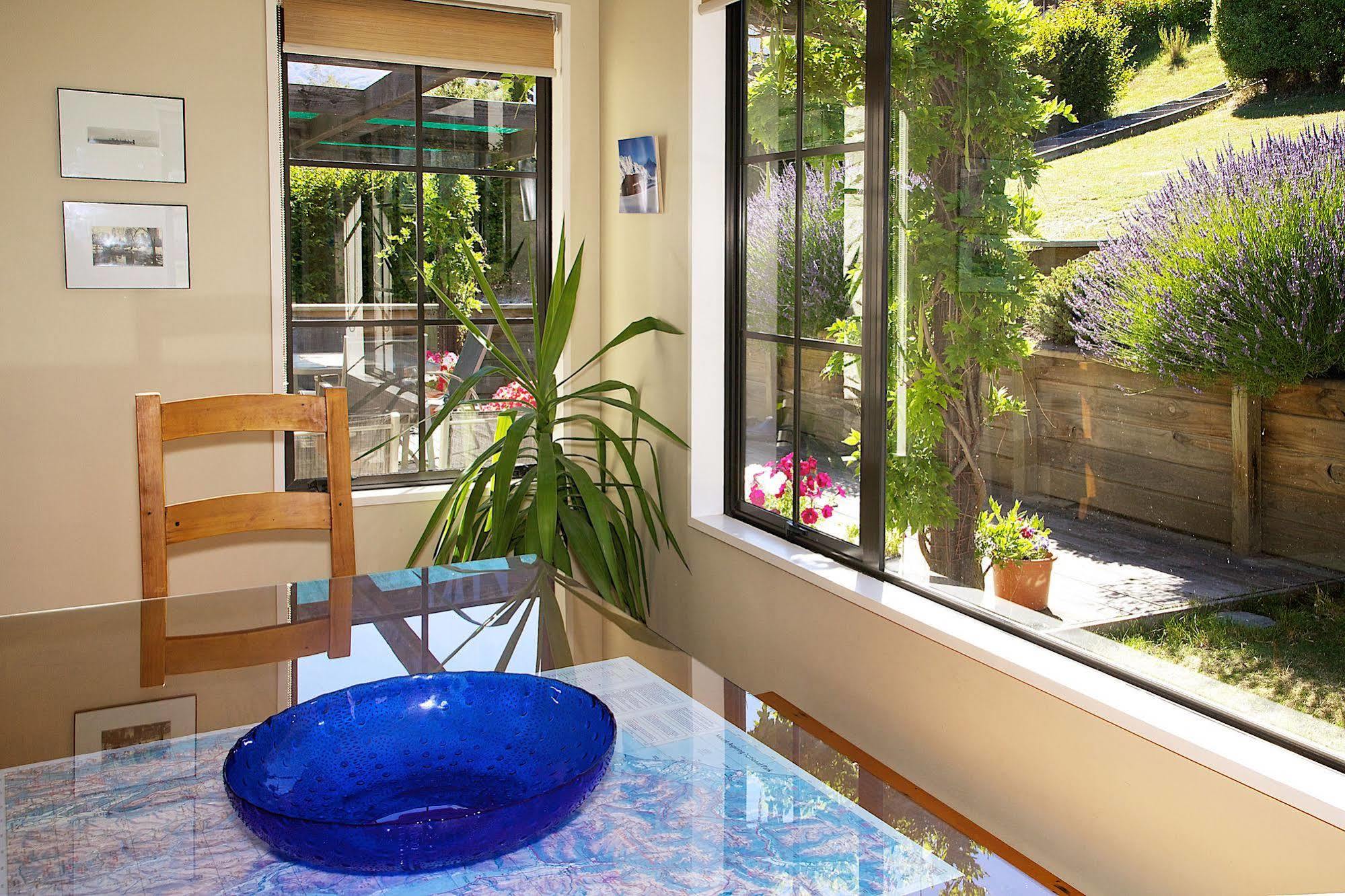 Criffel Peak View Bed And Breakfast Wanaka Exterior foto