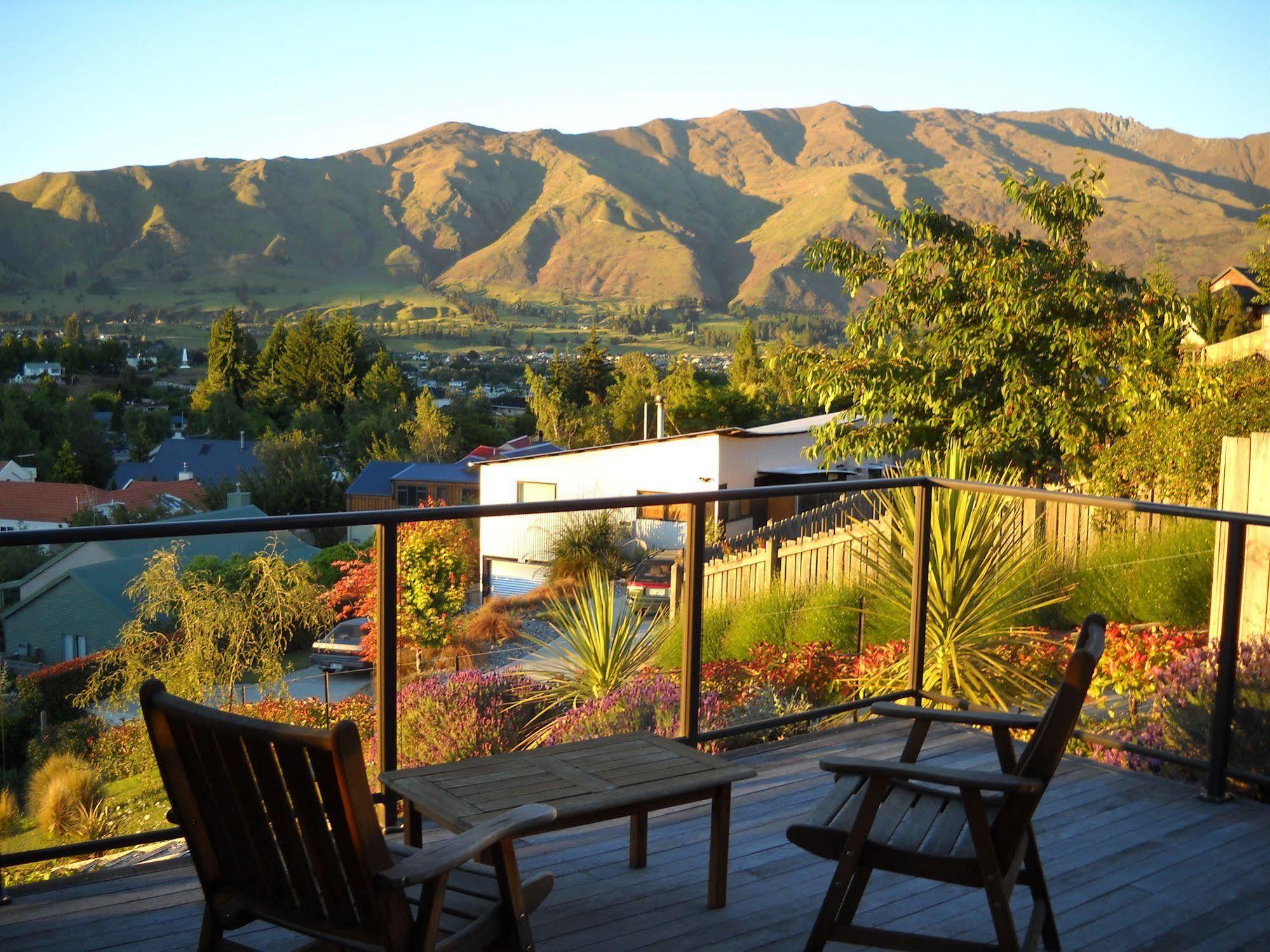 Criffel Peak View Bed And Breakfast Wanaka Exterior foto